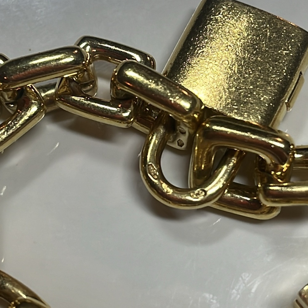 LOUIS VUITTON 2003 18KT GOLD CHARM BRACELET W/ 5 CHARMS - Picture 3 of 14